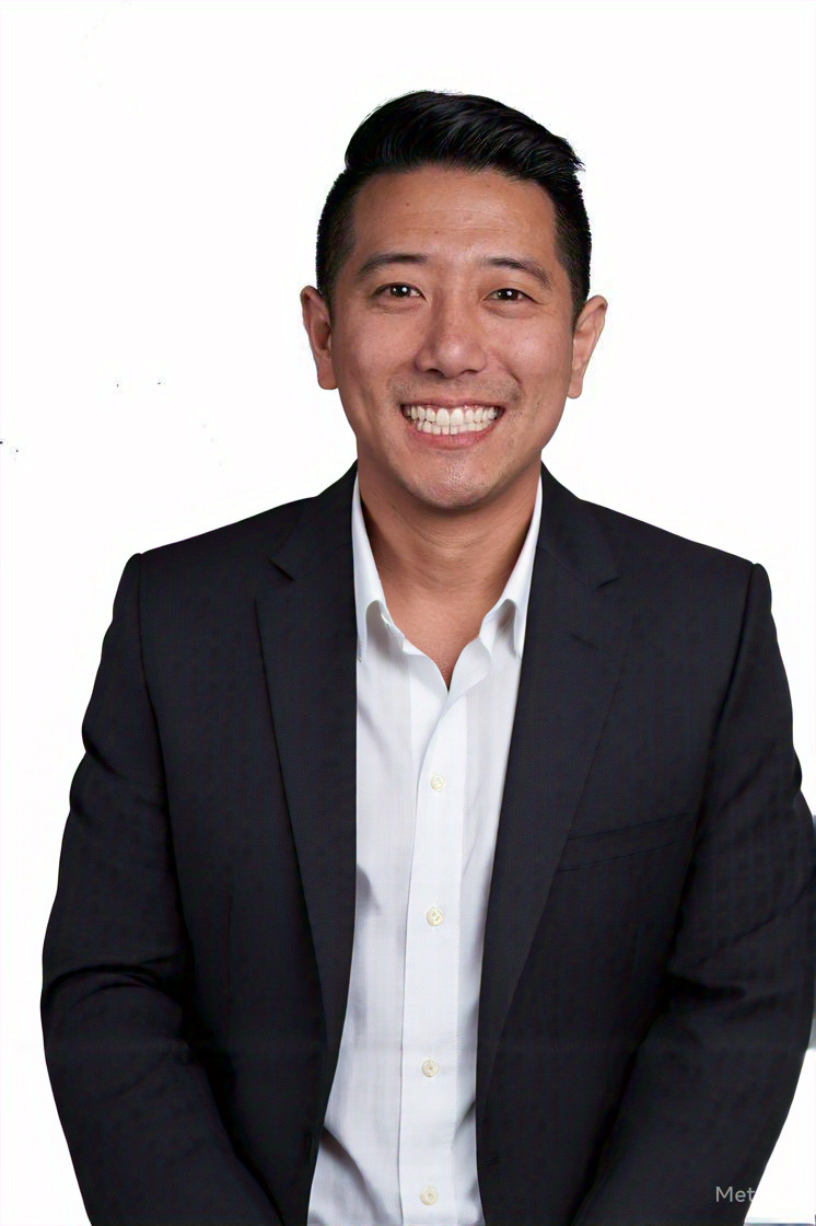 Headshot of Clinton Cheung